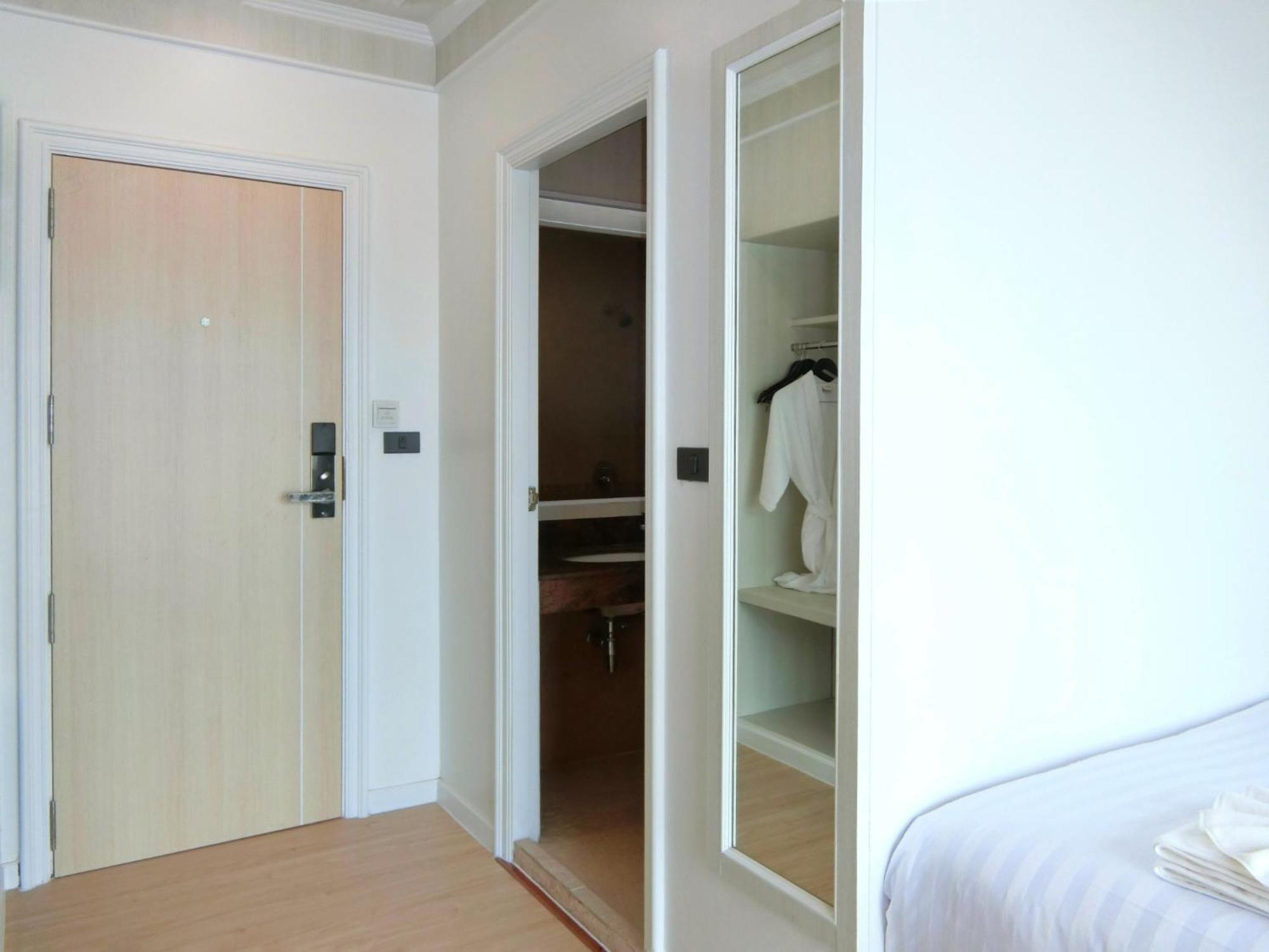 Patong Sira Boutique Residence - Newly Renovated מראה חיצוני תמונה