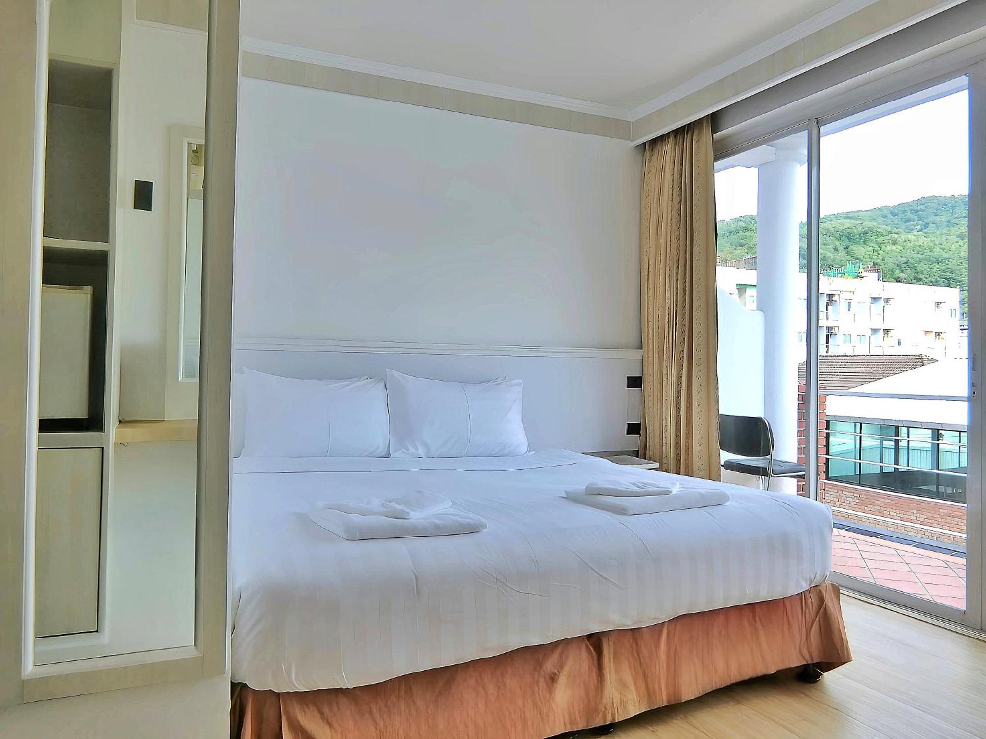 Patong Sira Boutique Residence - Newly Renovated מראה חיצוני תמונה